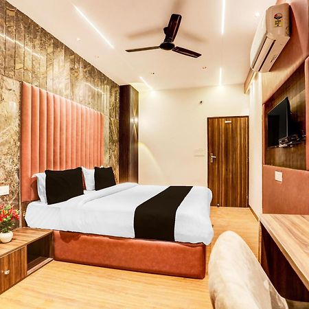 Super Townhouse Haibowal Chowk Ludhiana Exterior photo